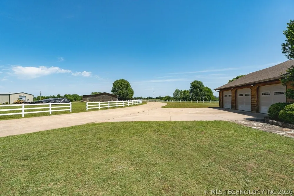 10034 E 233rd S Porum, OK 74455