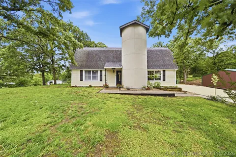4212 W Stonehenge Drive