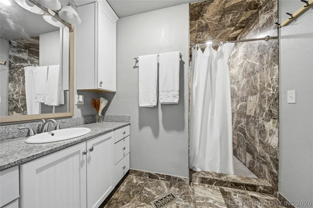 4212 W Stonehenge Drive Cleveland, OK 74020