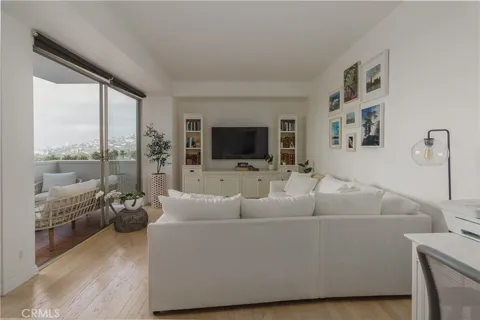 7250 Franklin Avenue #1008