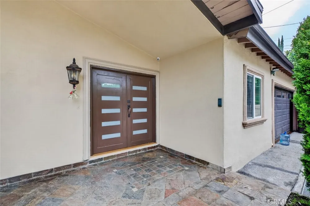 4809 Lowell Avenue La Crescenta, CA 91214