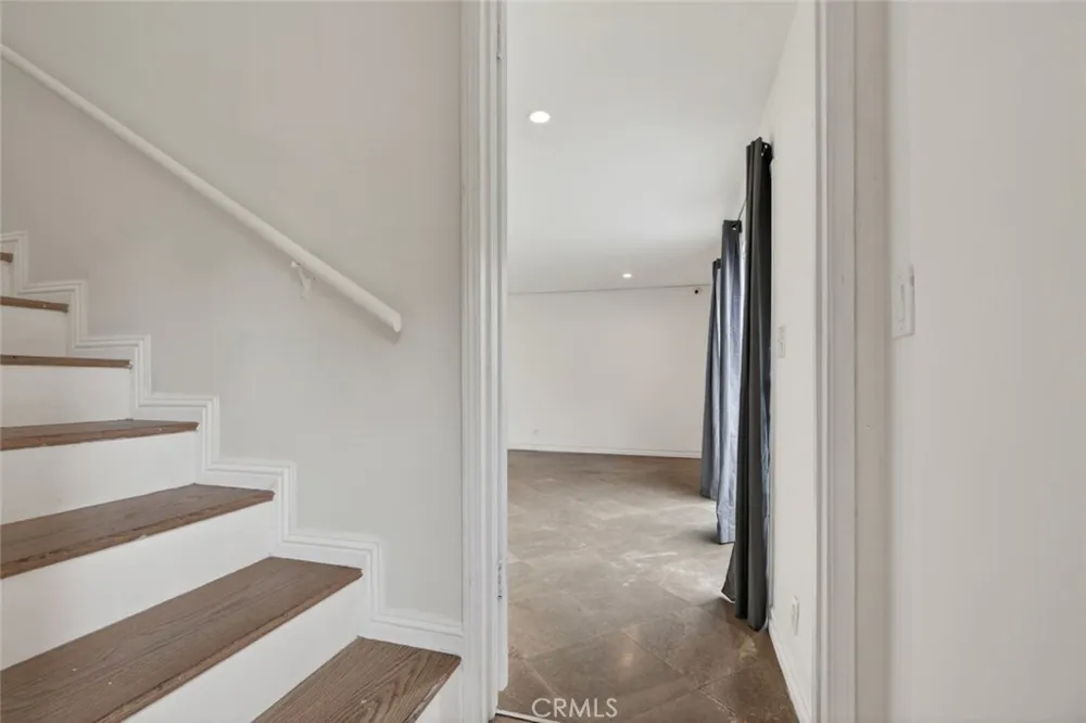 4809 Lowell Avenue La Crescenta, CA 91214