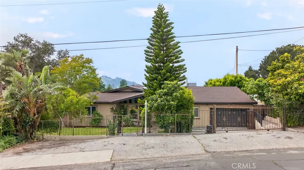 4809 Lowell Avenue La Crescenta, CA 91214