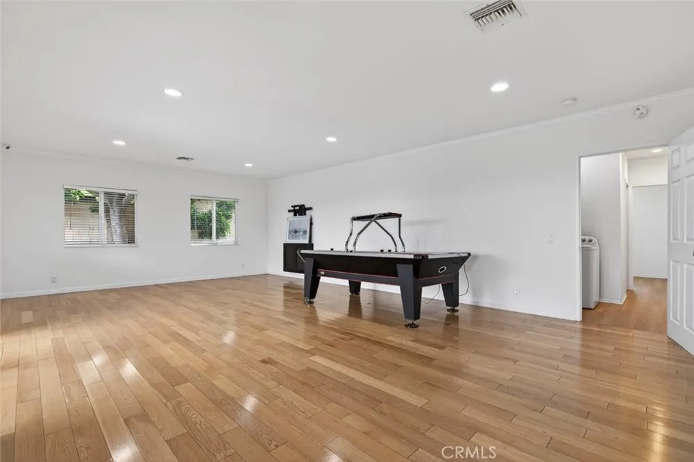 4809 Lowell Avenue La Crescenta, CA 91214