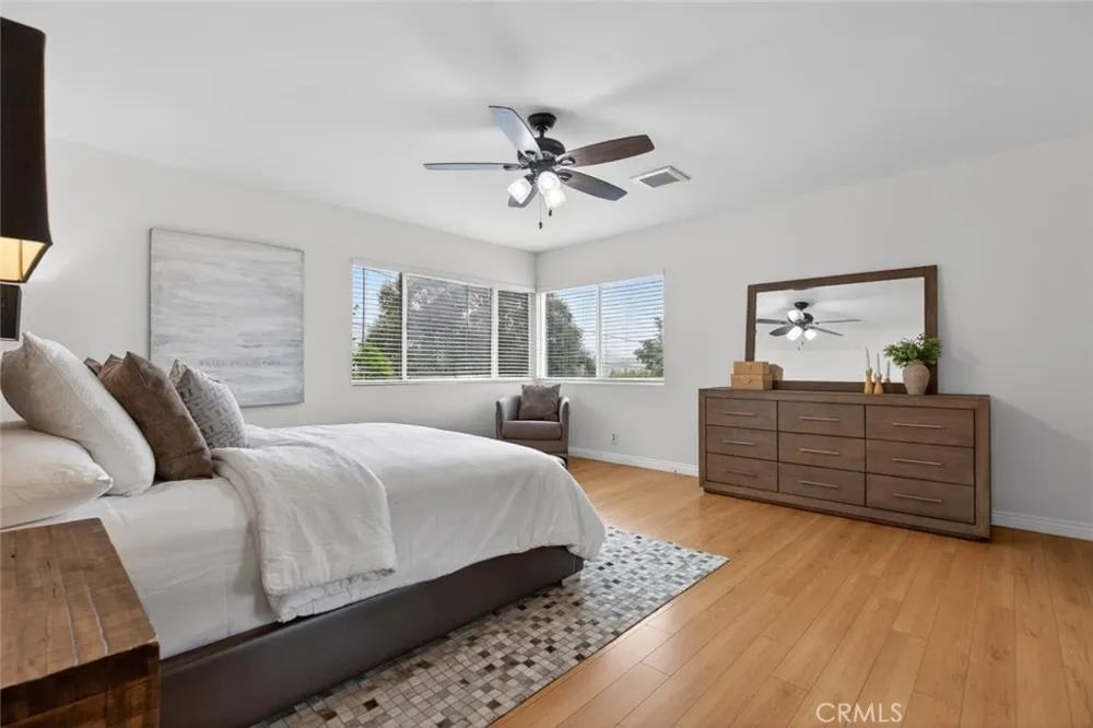 4809 Lowell Avenue La Crescenta, CA 91214