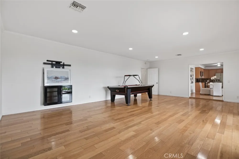4809 Lowell Avenue La Crescenta, CA 91214