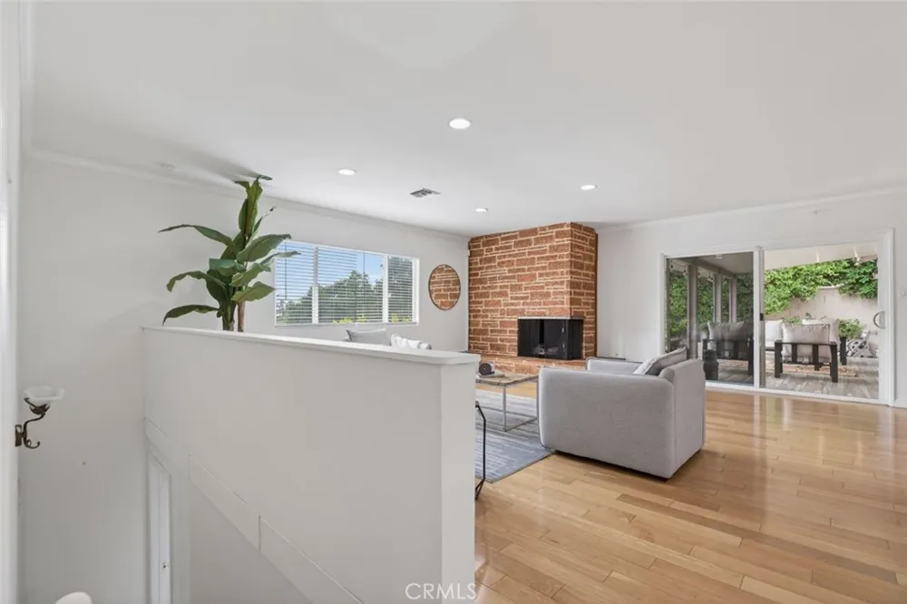 4809 Lowell Avenue La Crescenta, CA 91214