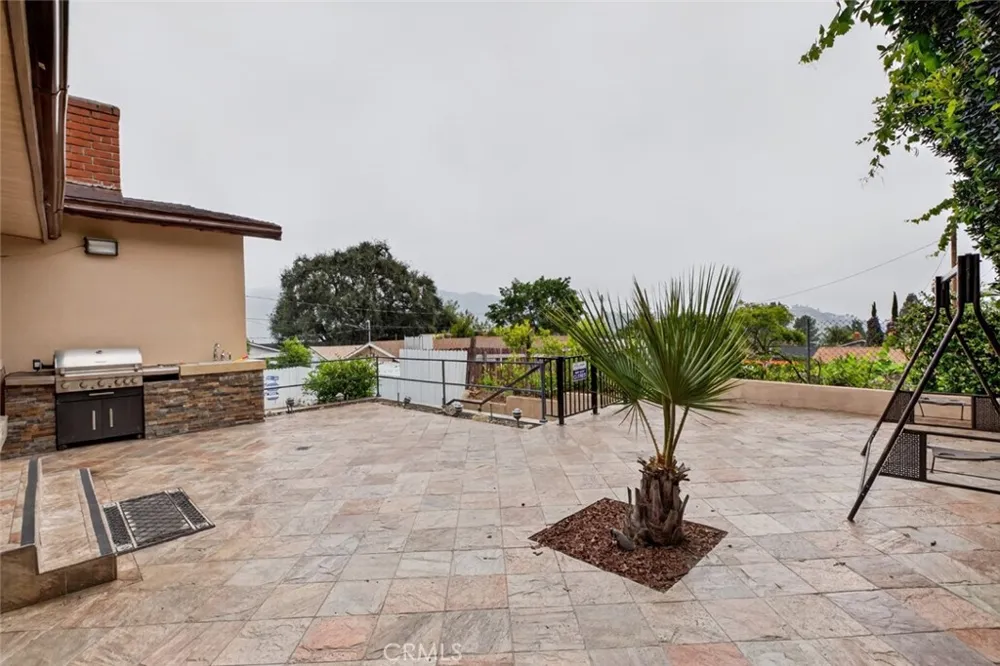 4809 Lowell Avenue La Crescenta, CA 91214