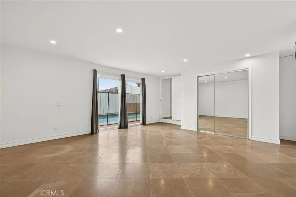 4809 Lowell Avenue La Crescenta, CA 91214