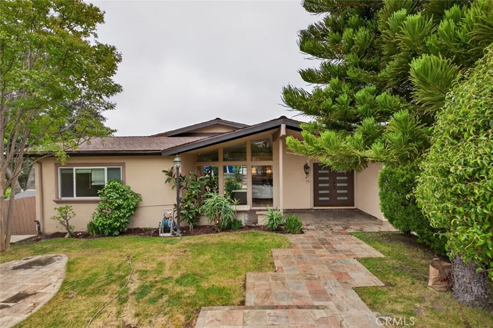 4809 Lowell Avenue La Crescenta, CA 91214