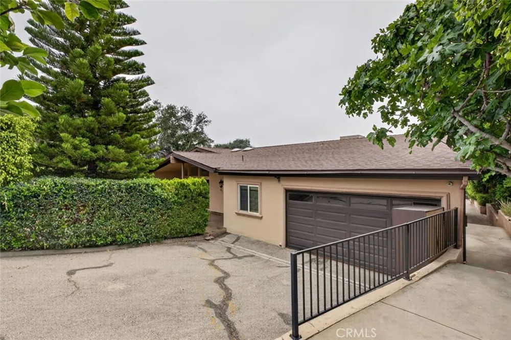 4809 Lowell Avenue La Crescenta, CA 91214