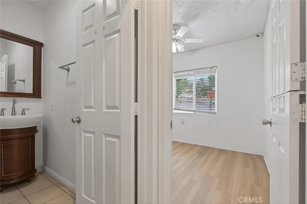 4809 Lowell Avenue La Crescenta, CA 91214