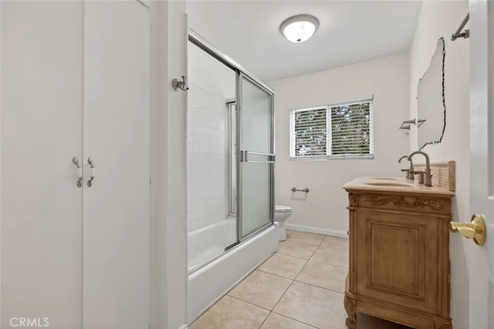 4809 Lowell Avenue La Crescenta, CA 91214