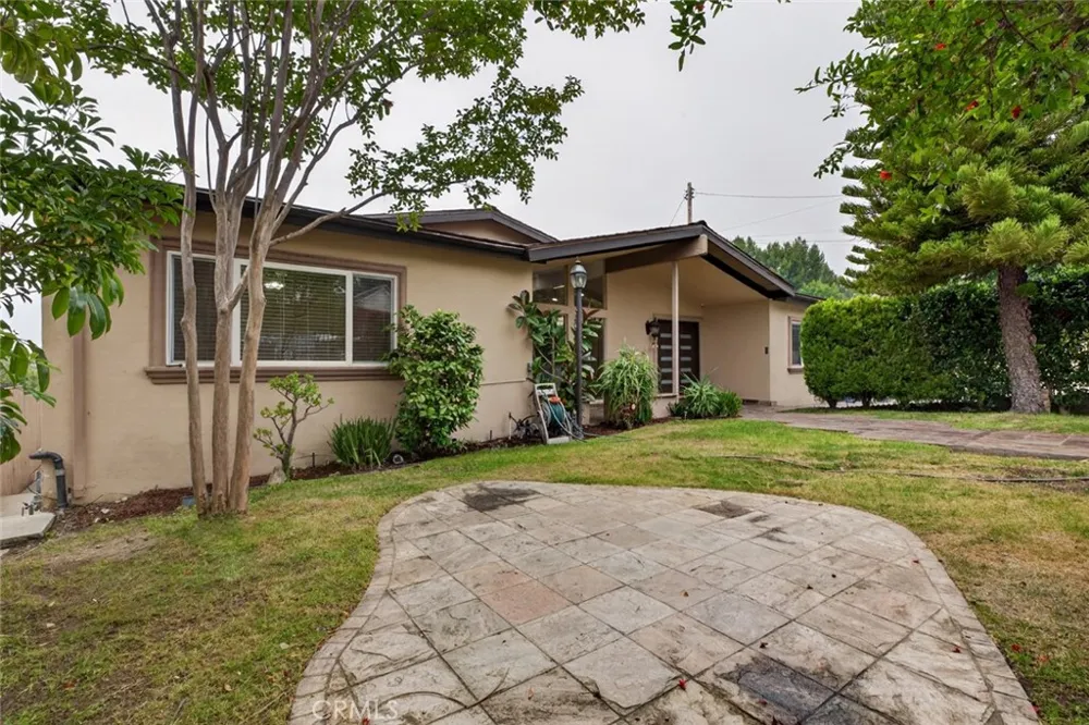 4809 Lowell Avenue La Crescenta, CA 91214
