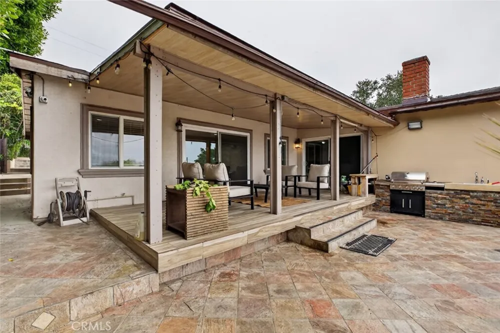 4809 Lowell Avenue La Crescenta, CA 91214