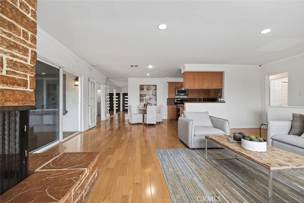 4809 Lowell Avenue La Crescenta, CA 91214