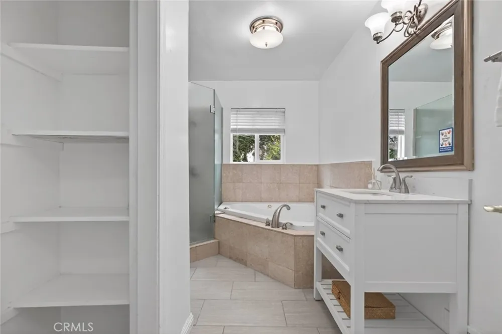 4809 Lowell Avenue La Crescenta, CA 91214