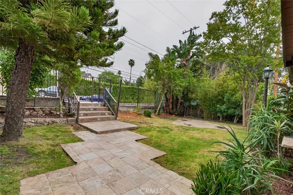 4809 Lowell Avenue La Crescenta, CA 91214