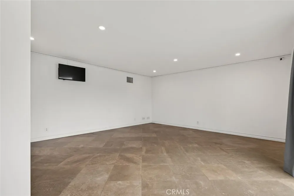 4809 Lowell Avenue La Crescenta, CA 91214