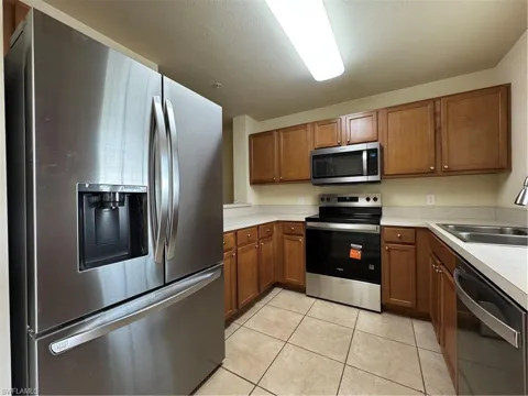 9093 Gervais Circle #1906
