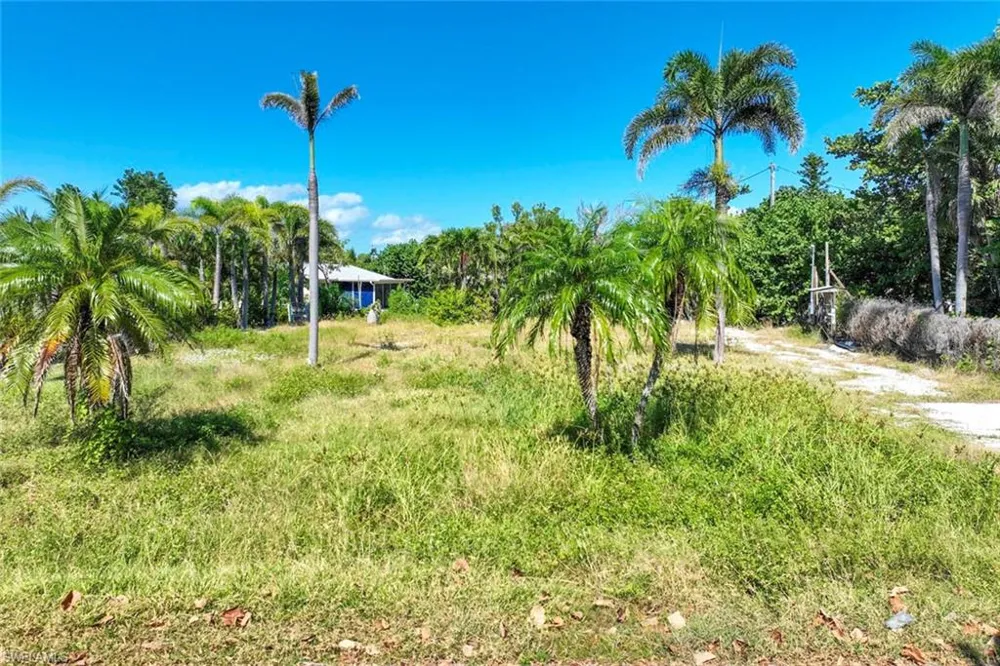 524 Lagoon Drive Sanibel, FL 33957