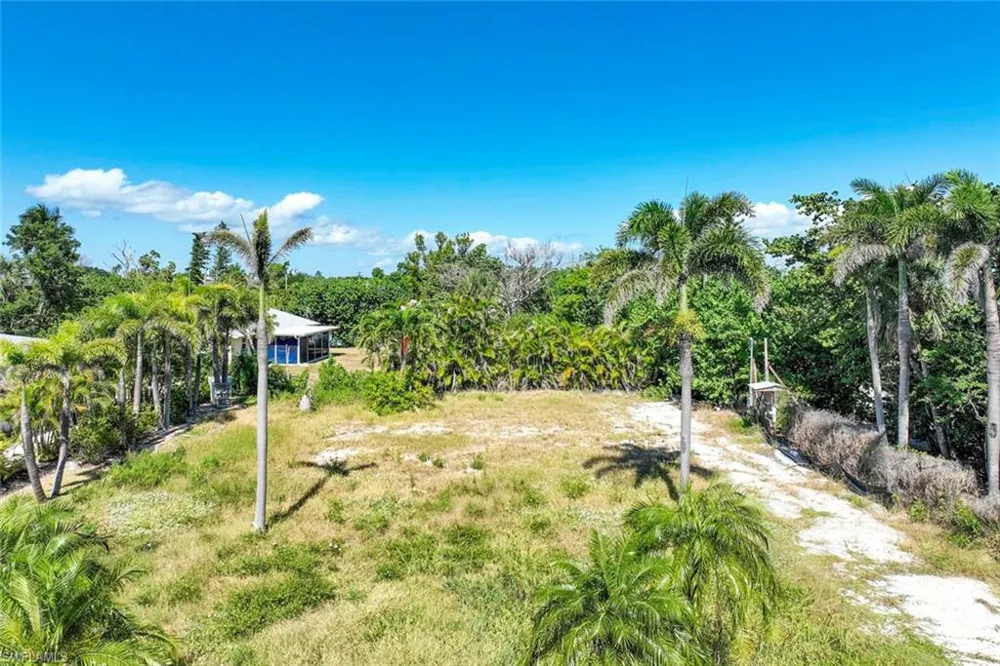 524 Lagoon Drive Sanibel, FL 33957