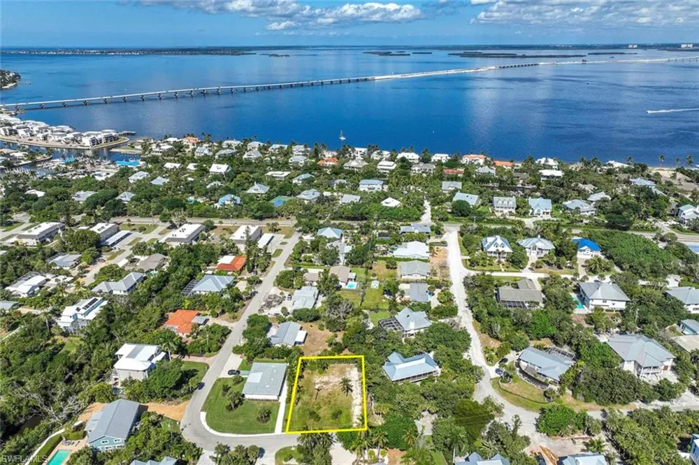 524 Lagoon Drive Sanibel, FL 33957