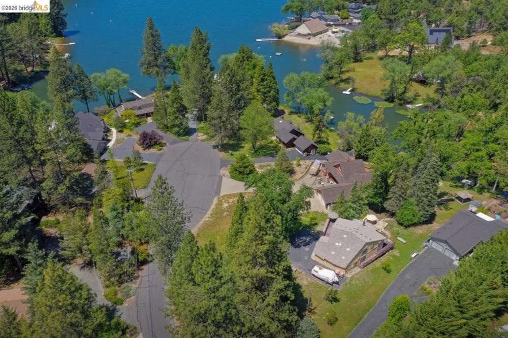 20901 Big Foot Ct. Groveland, CA 95321