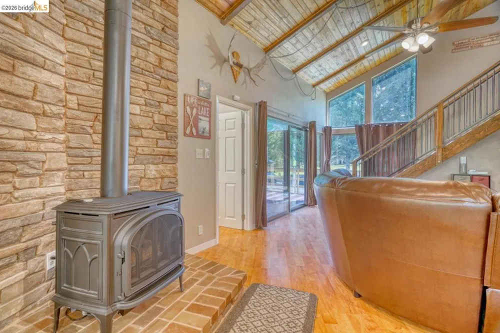 20901 Big Foot Ct. Groveland, CA 95321