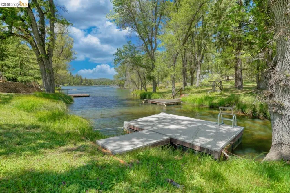20901 Big Foot Ct. Groveland, CA 95321