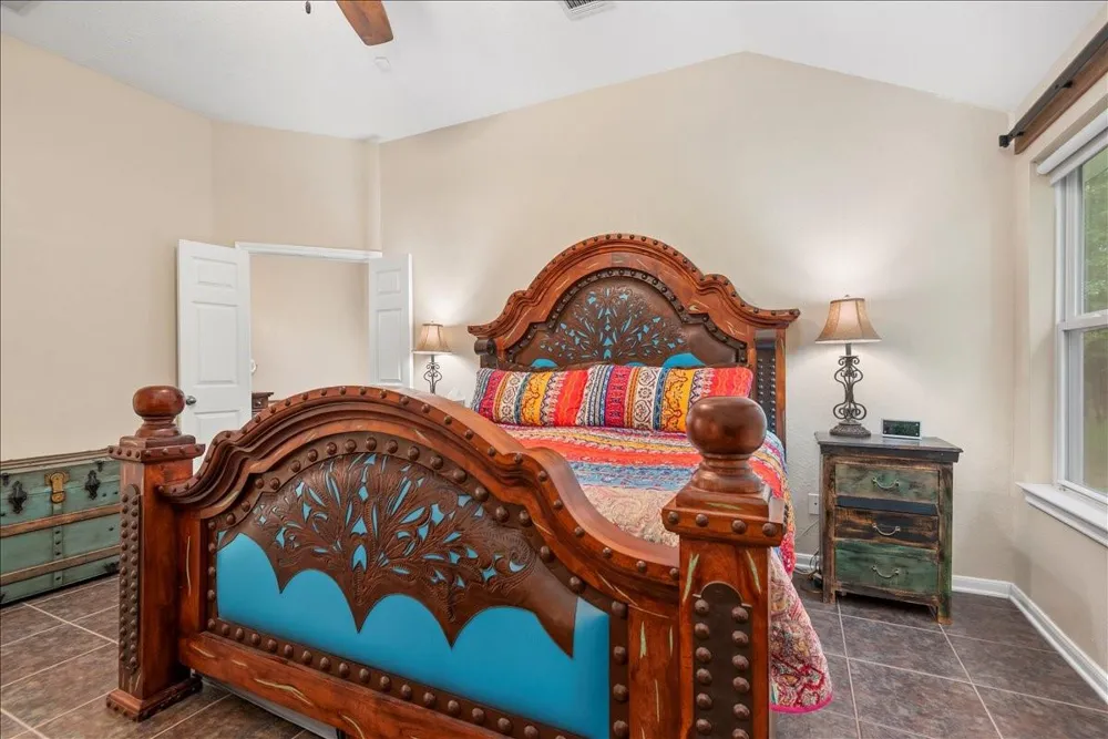 9536 County Road 208 Navasota, TX 77868