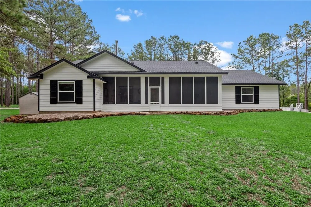 9536 County Road 208 Navasota, TX 77868