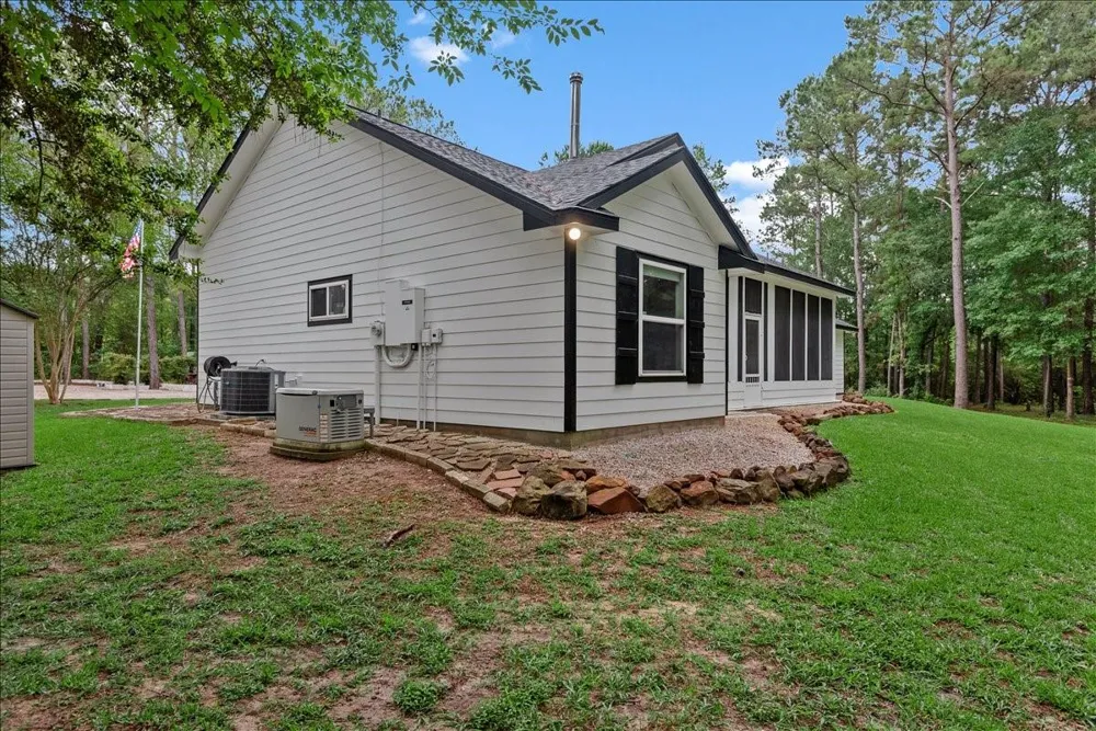 9536 County Road 208 Navasota, TX 77868