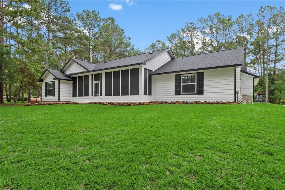 9536 County Road 208 Navasota, TX 77868