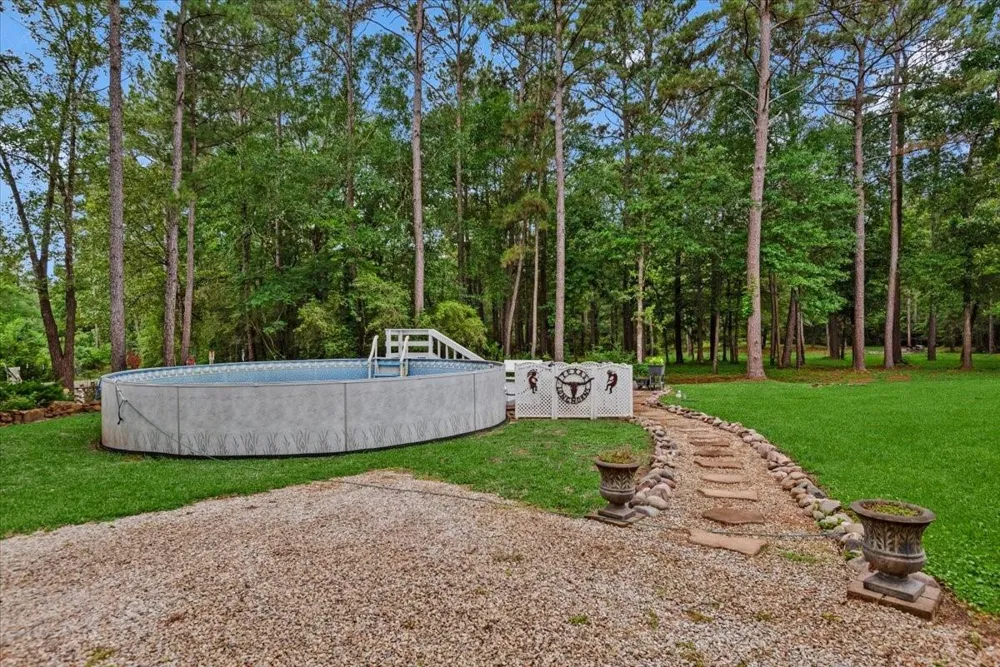 9536 County Road 208 Navasota, TX 77868
