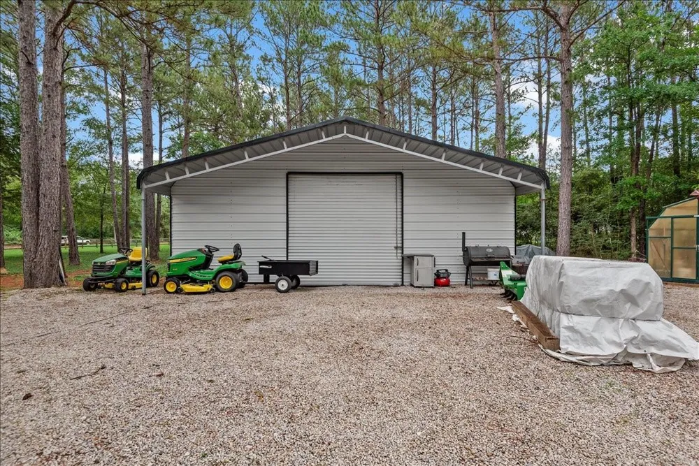 9536 County Road 208 Navasota, TX 77868