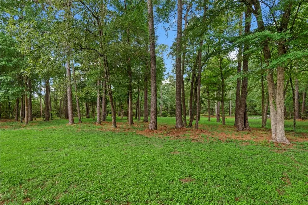 9536 County Road 208 Navasota, TX 77868