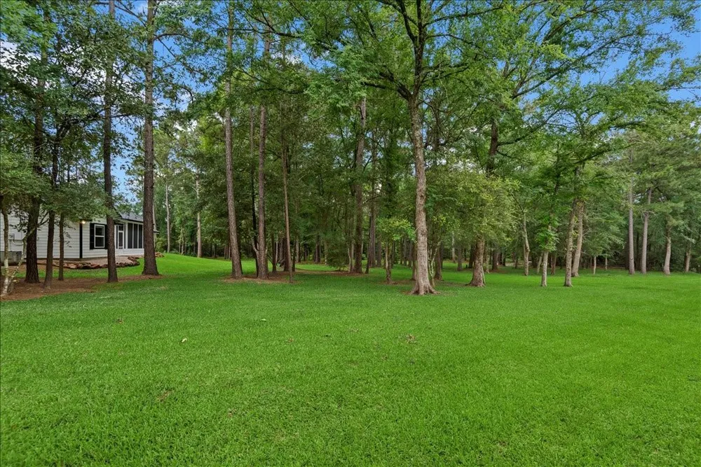 9536 County Road 208 Navasota, TX 77868