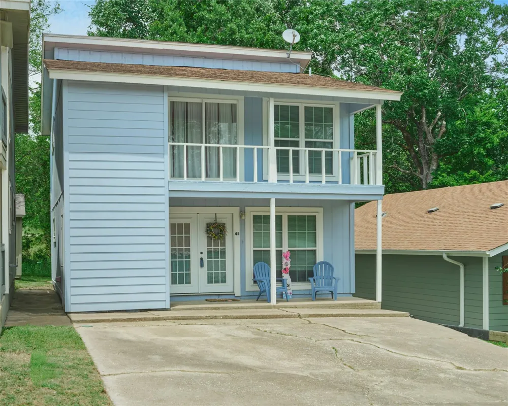 45 Harbour Row Drive Coldspring, TX 77331