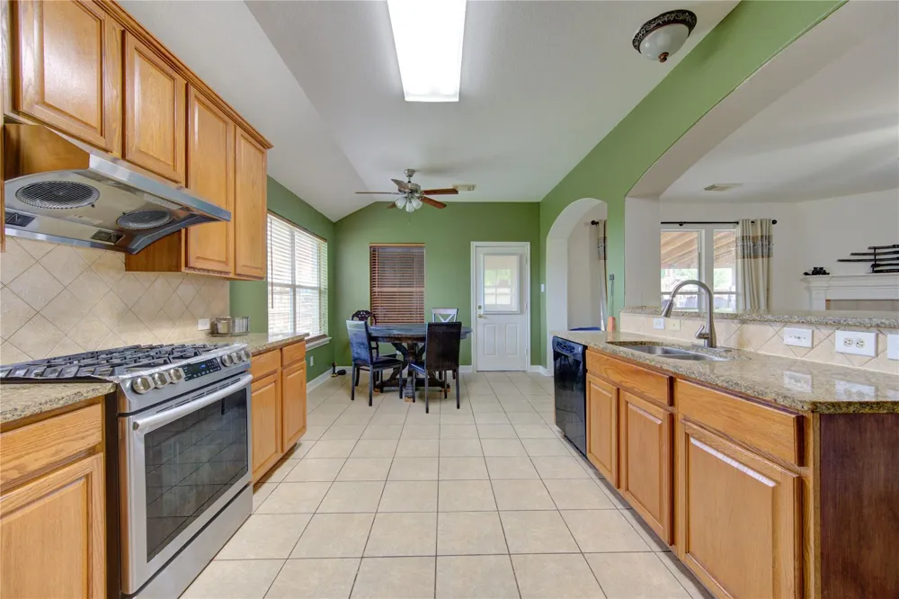 702 Hollyhock Drive Stafford, TX 77477