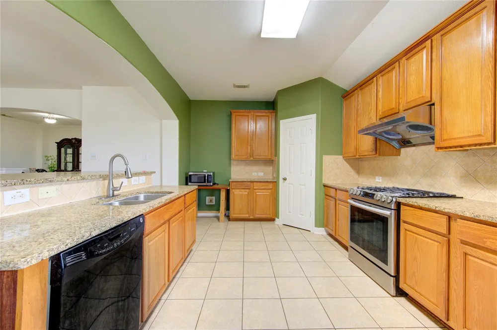702 Hollyhock Drive Stafford, TX 77477