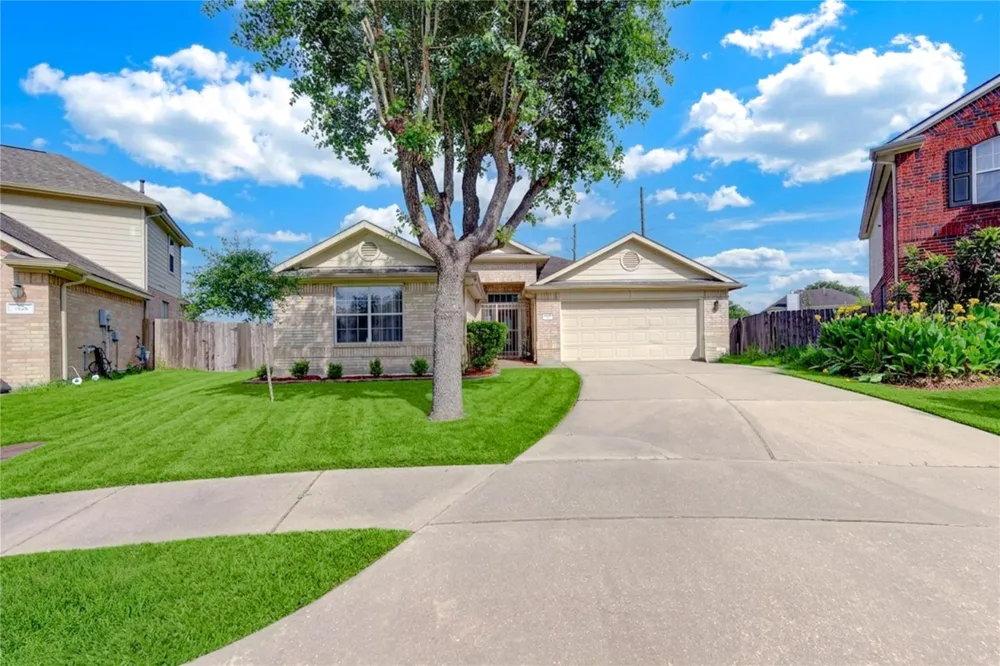 702 Hollyhock Drive Stafford, TX 77477