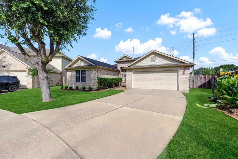702 Hollyhock Drive Stafford, TX 77477
