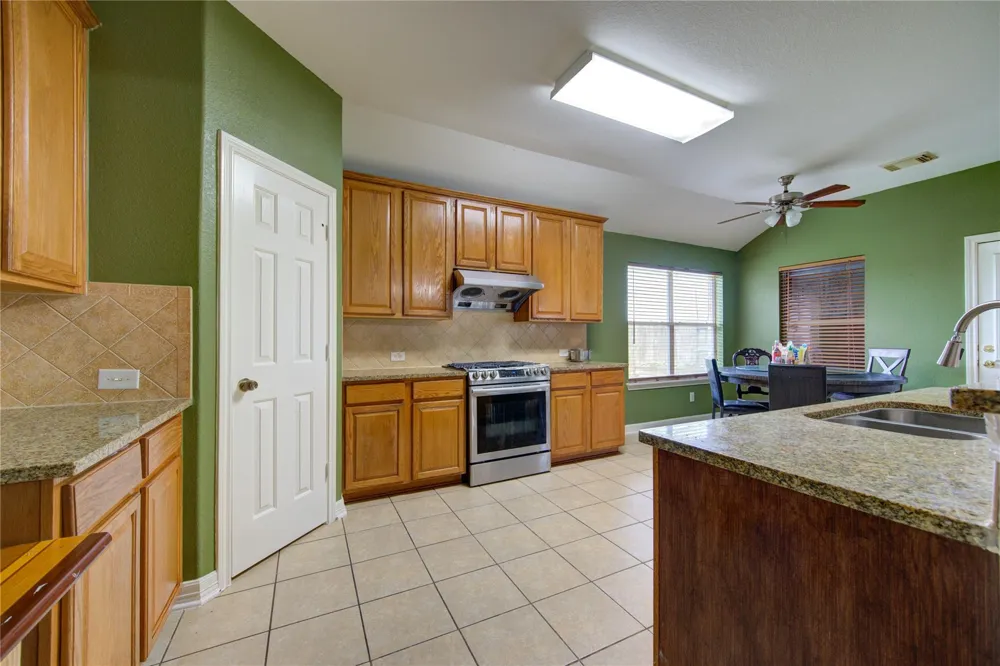 702 Hollyhock Drive Stafford, TX 77477