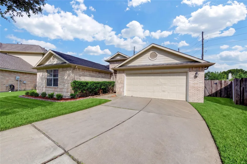 702 Hollyhock Drive Stafford, TX 77477
