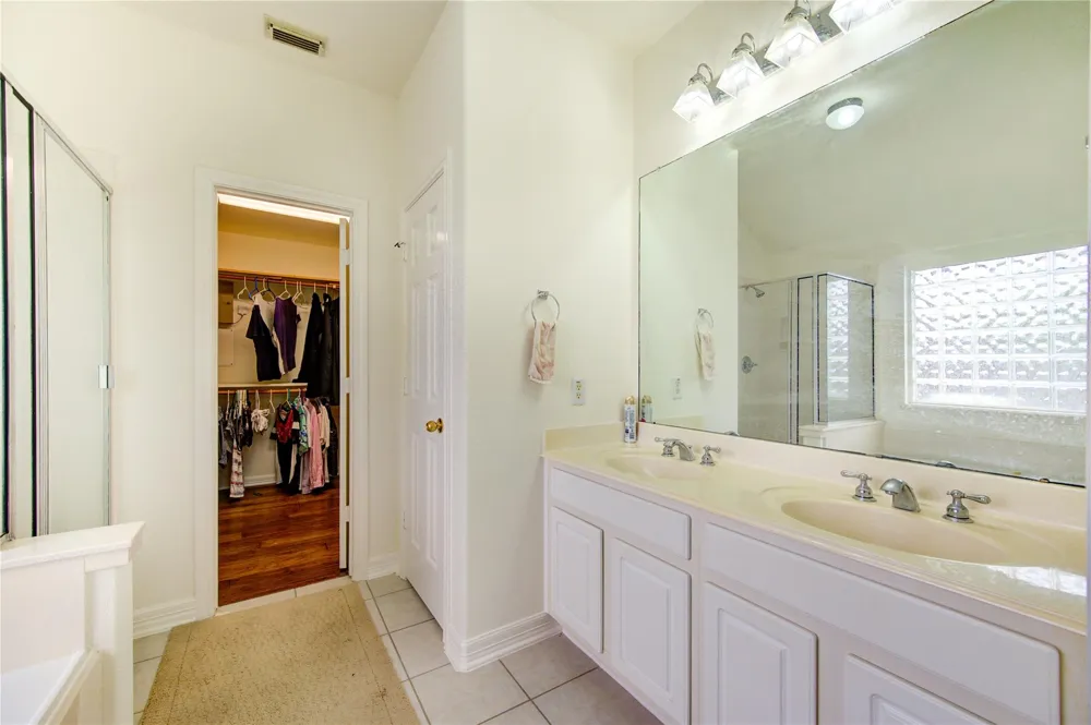 702 Hollyhock Drive Stafford, TX 77477