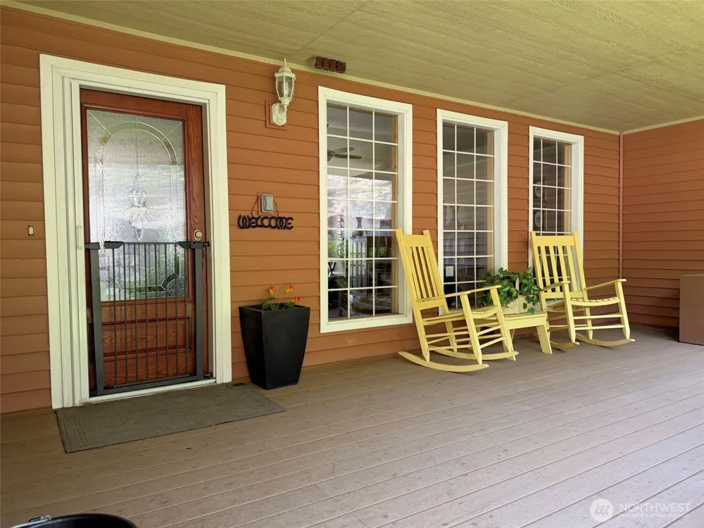 32765 Rays Place Davenport, WA 99122