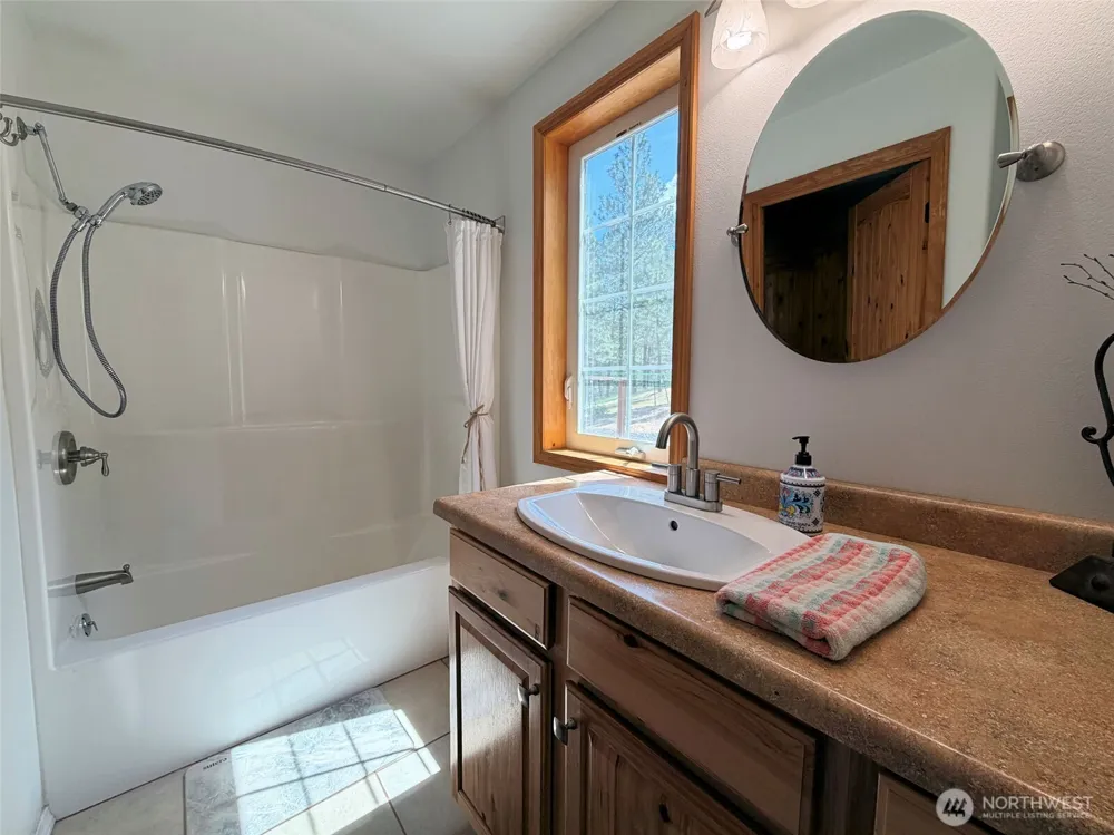 32765 Rays Place Davenport, WA 99122