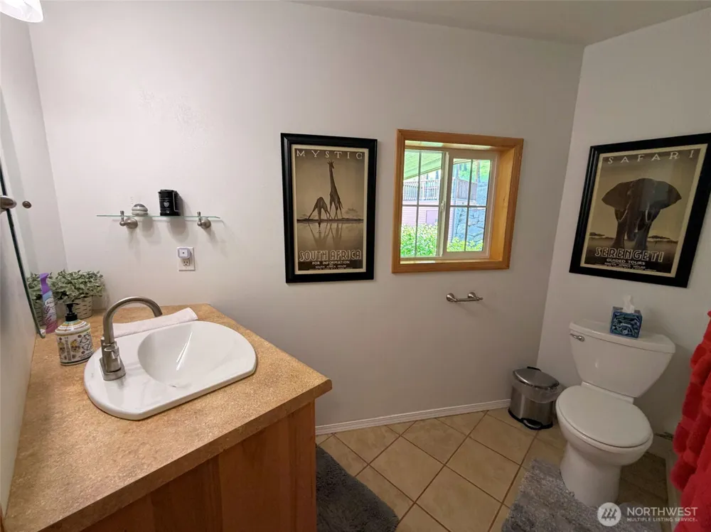 32765 Rays Place Davenport, WA 99122