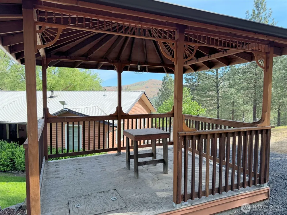 32765 Rays Place Davenport, WA 99122